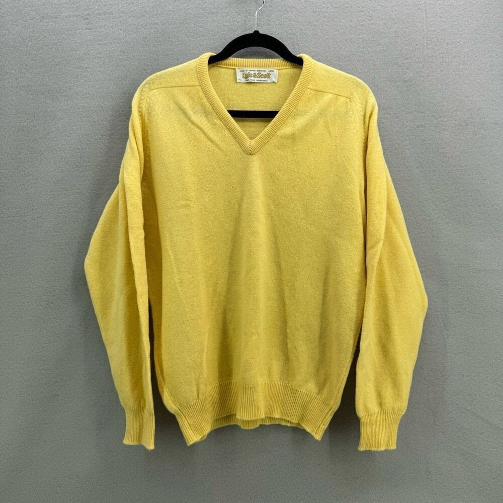 Vintage Lyle & Scott Men's Yellow Pure Lambswool V-Neck Sweater Size 40